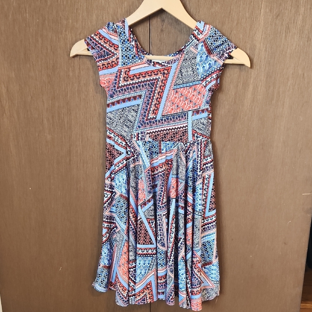 🍀Colorful Patterned Lularoe Dresses - Picture 4 of 5